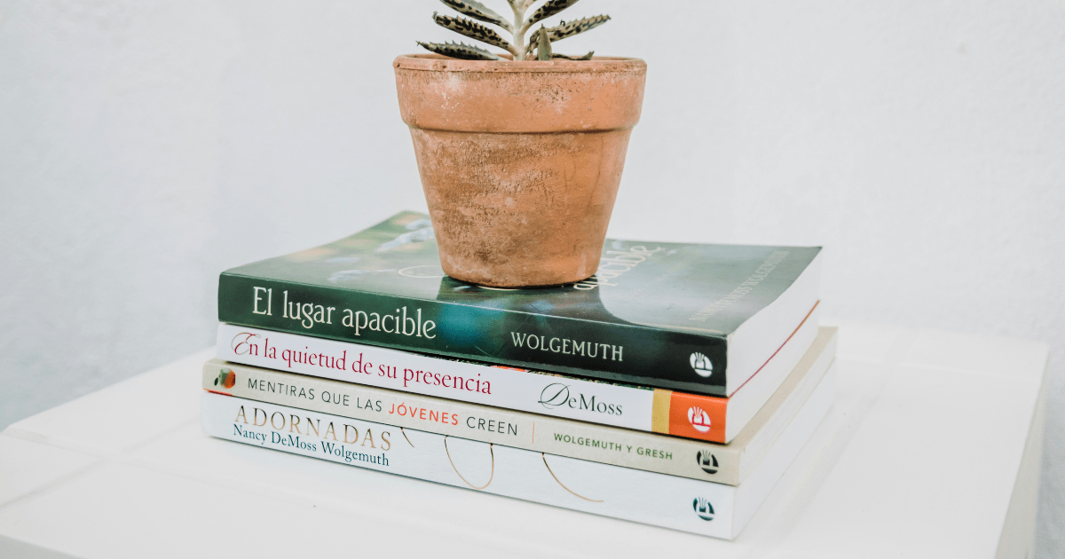 Q&A: 10 câu hỏi về công việc chấp bút sách (ghostwriter)