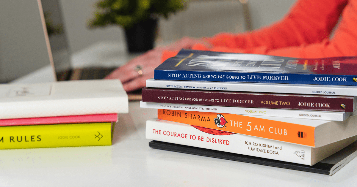 Q&A: 10 câu hỏi về công việc chấp bút sách (ghostwriter)